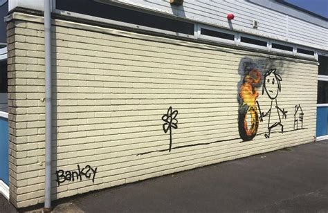 B­a­n­k­s­y­’­n­i­n­ ­S­o­n­ ­S­ü­r­p­r­i­z­i­:­ ­İ­l­k­o­k­u­l­a­ ­D­u­v­a­r­ ­R­e­s­m­i­y­l­e­ ­T­e­ş­e­k­k­ü­r­